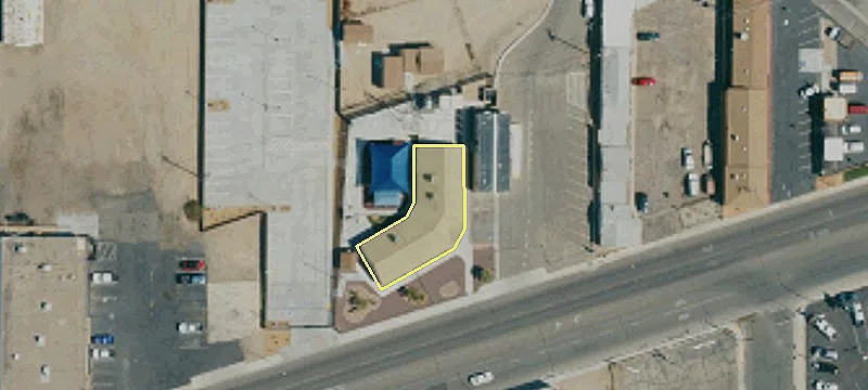 1121 Main St