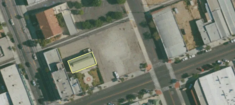 1033 Main St