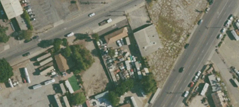 1422 Main St
