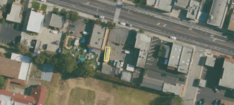 1706 Main St
