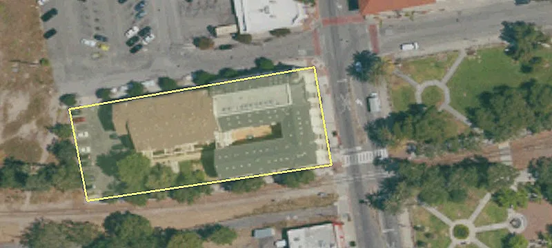 512 Main St