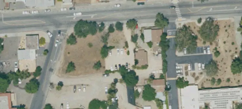 945 Ojai Ave