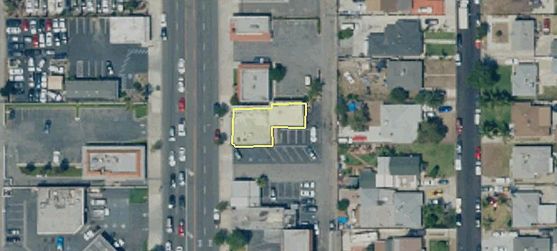 8871 Sierra Ave