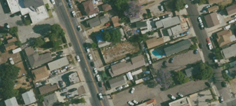10th St
