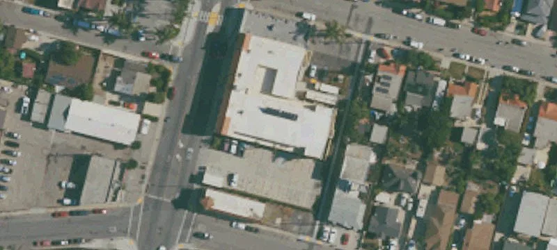 1240 Ventura Ave