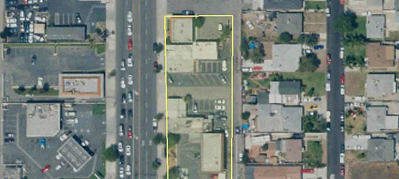 8885 Sierra Ave