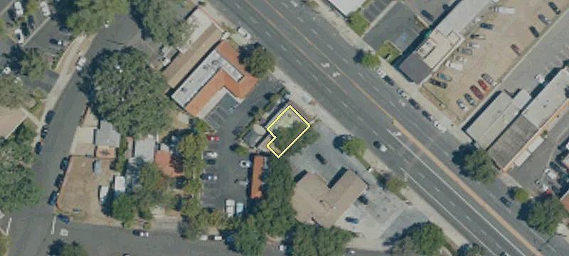 3006 1000th Oaks Blvd