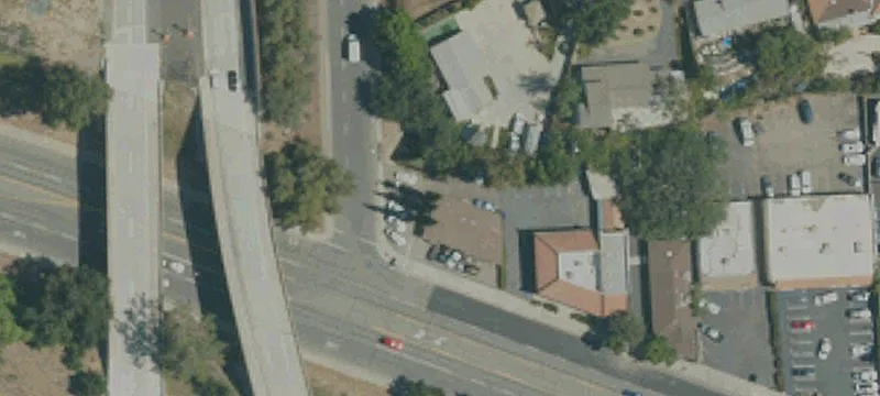 1107 1000th Oaks Blvd