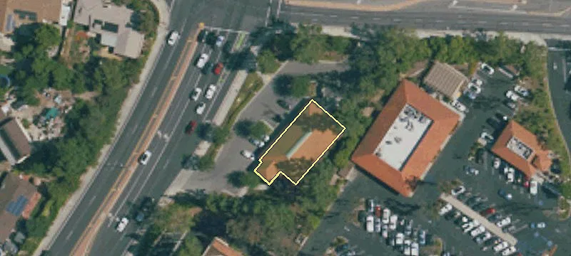 1596 Moorpark Rd