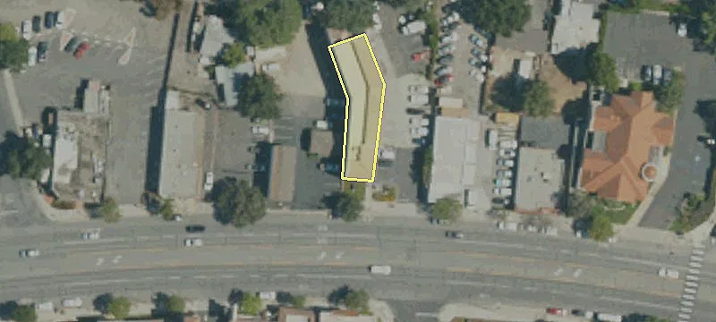 881 1000th Oaks Blvd