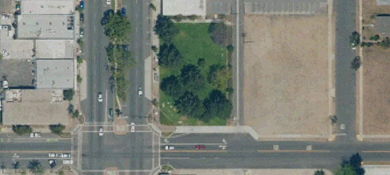 Riverside Ave