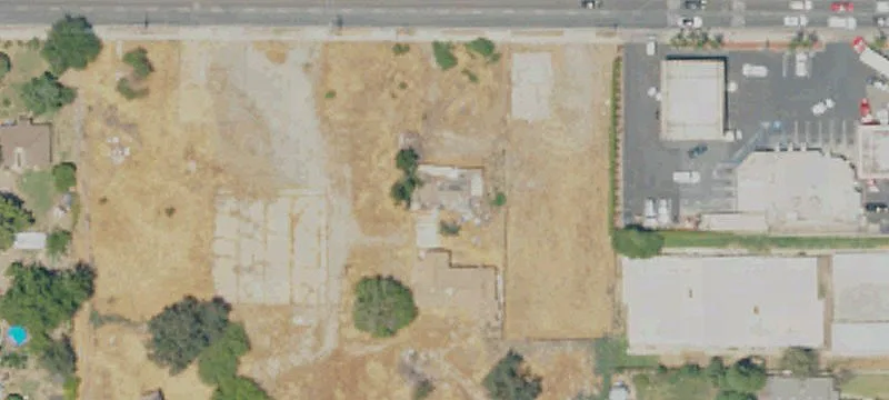 215 Visalia Rd