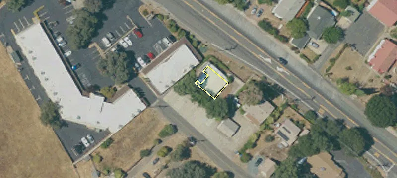 372 Luddy Ln