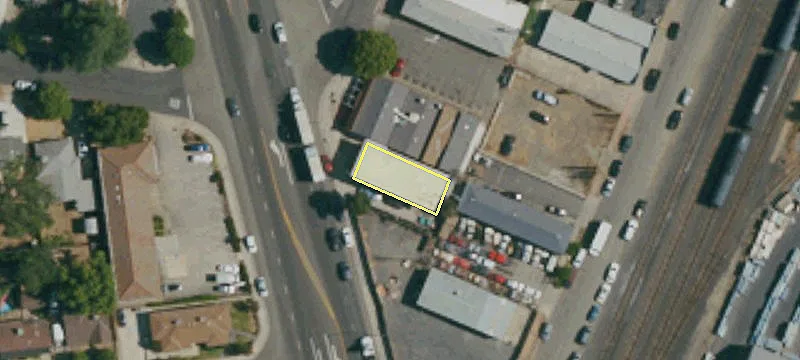 1049 Jefferson Blvd