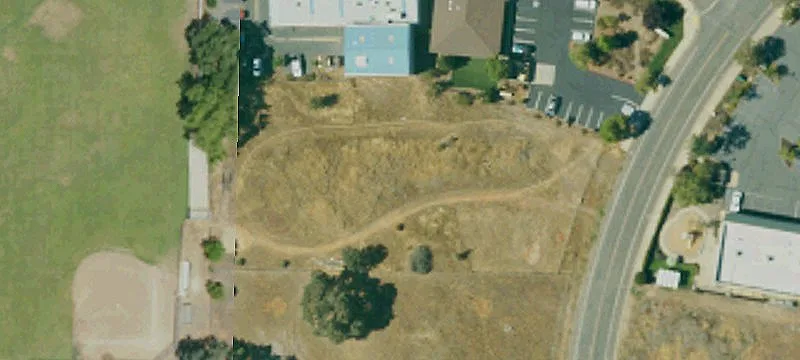 2553 Greenwood Ln