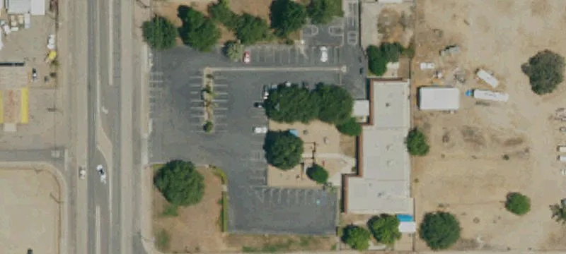 7690 Un Ave