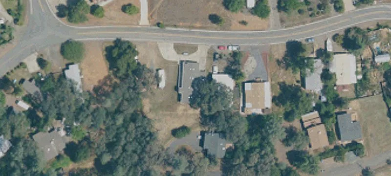 3330 Lakeview Dr