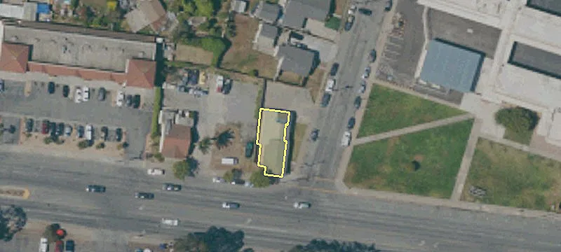 1047 Alisal St
