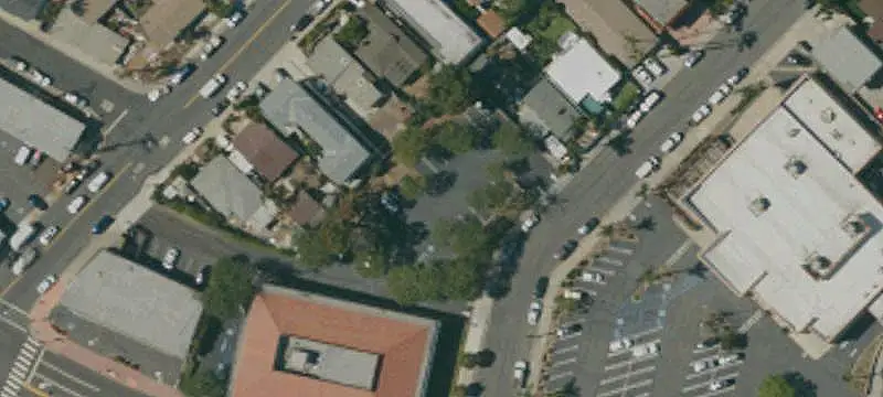 901 El Camino Real