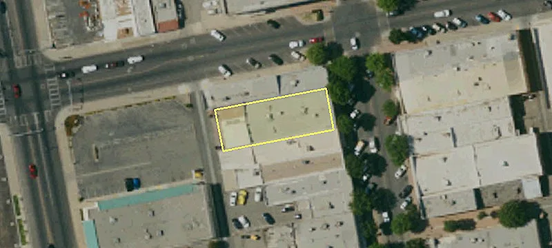 1027 Main St