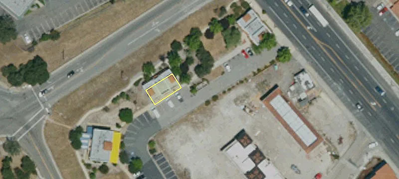 9584 El Camino Real