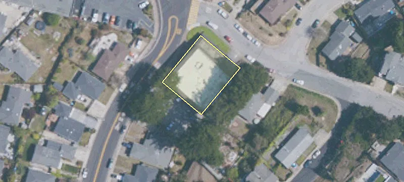 667 Crespi Dr