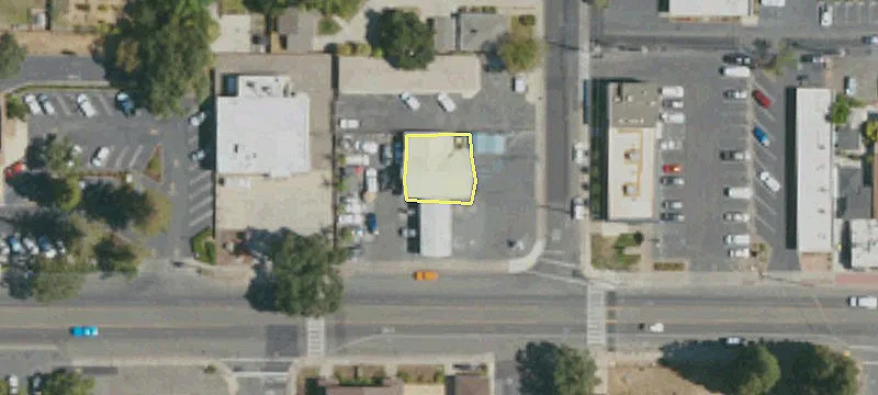 8999 Elk Grv Blvd