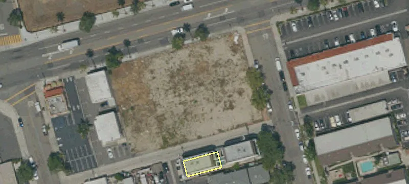 900 Lincoln Ave