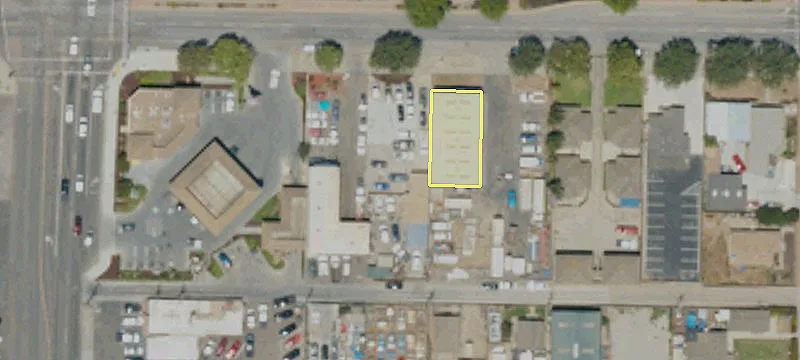 1124 Main St
