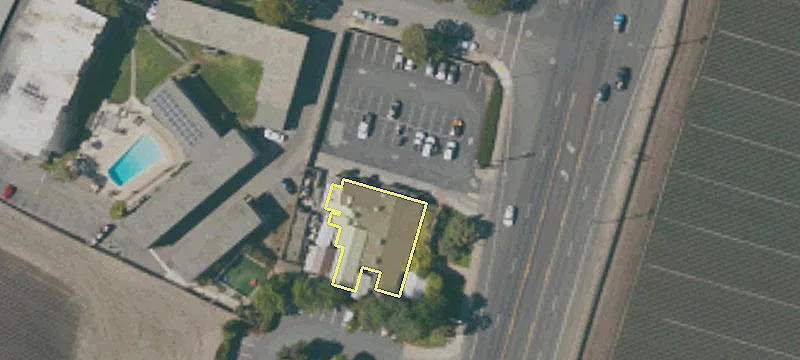1410 Main St