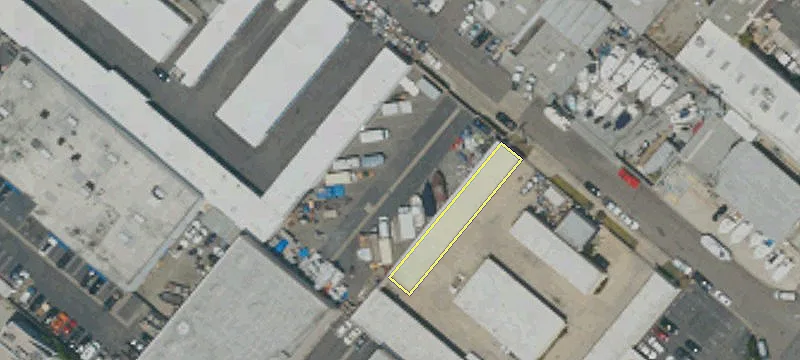135 Commercial Way