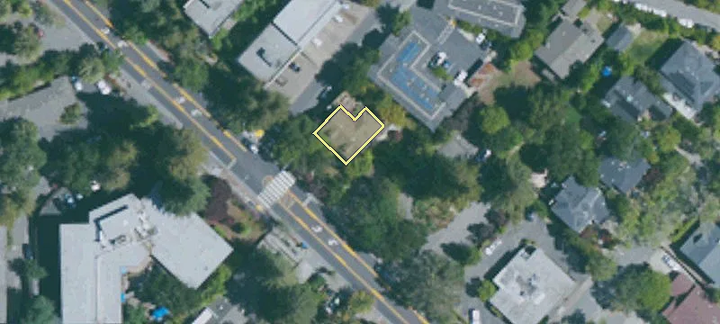 1112 Sir Francis Drake Blvd