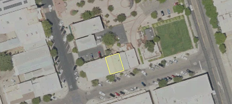933 Fresno St