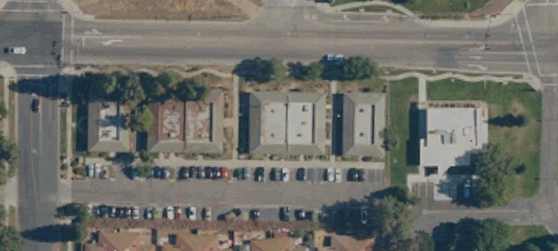 1050 Almond Ave