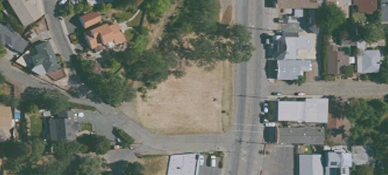 695 Main St