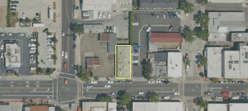 221 Chapman Ave