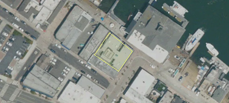 303 Main St