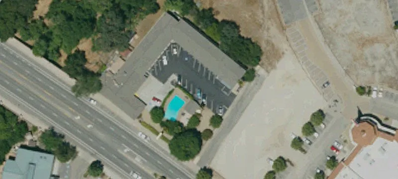 6895 El Camino Real