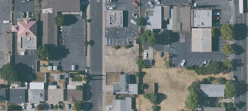 Woodland Dr
