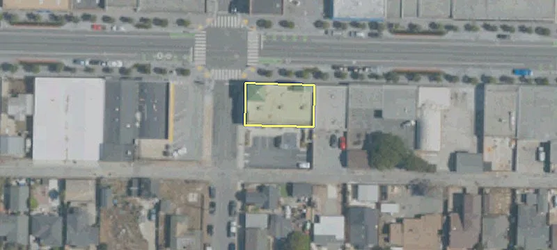 704 Broadway Ave