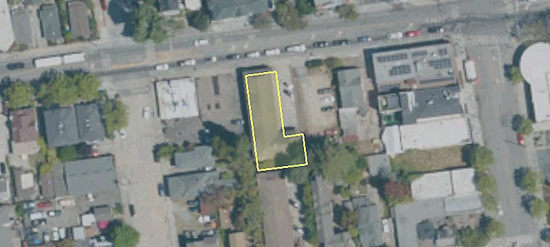 221 Laurel St
