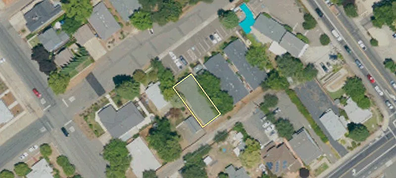 709 Mormon St