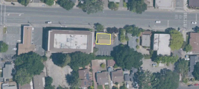 330 College Ave