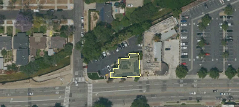 137 Chapman Ave