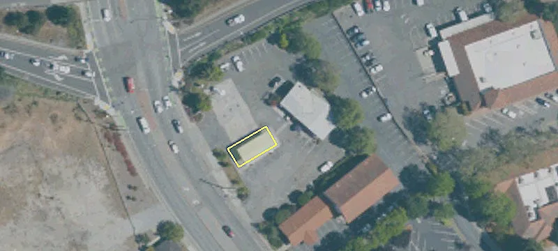 836 Bay Ave