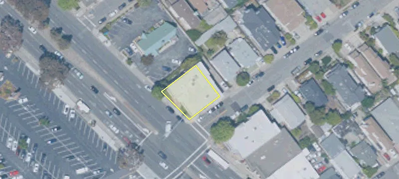 700 El Camino Real