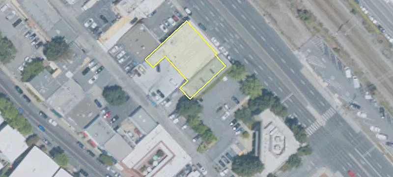 1352 El Camino Real