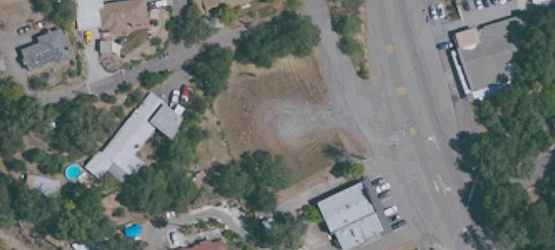 825 Cloverdale Blvd