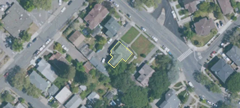 7 Howard St
