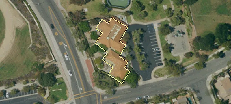 21931 Avenida De Los Fundado